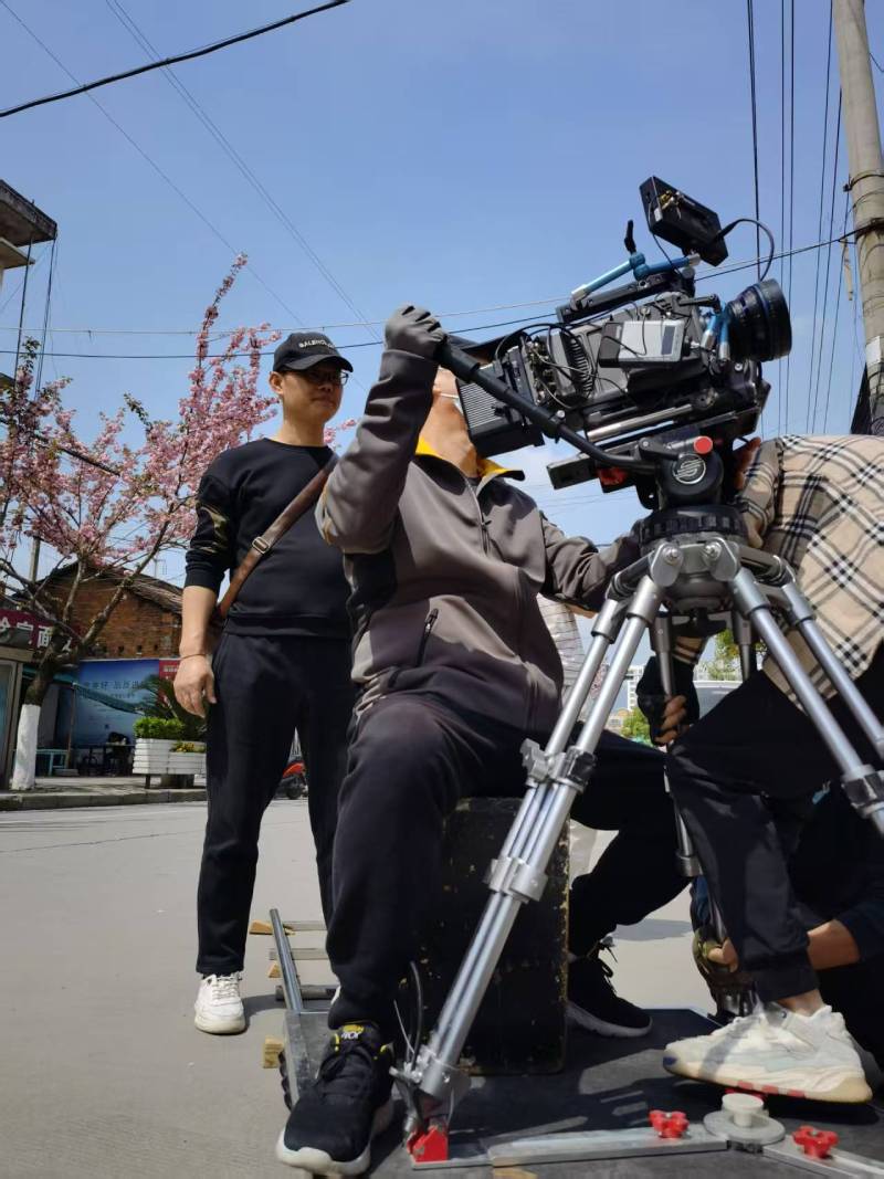 巴林左旗广告片拍摄：快消品牌爆款之选，网感内容适配社媒传播！